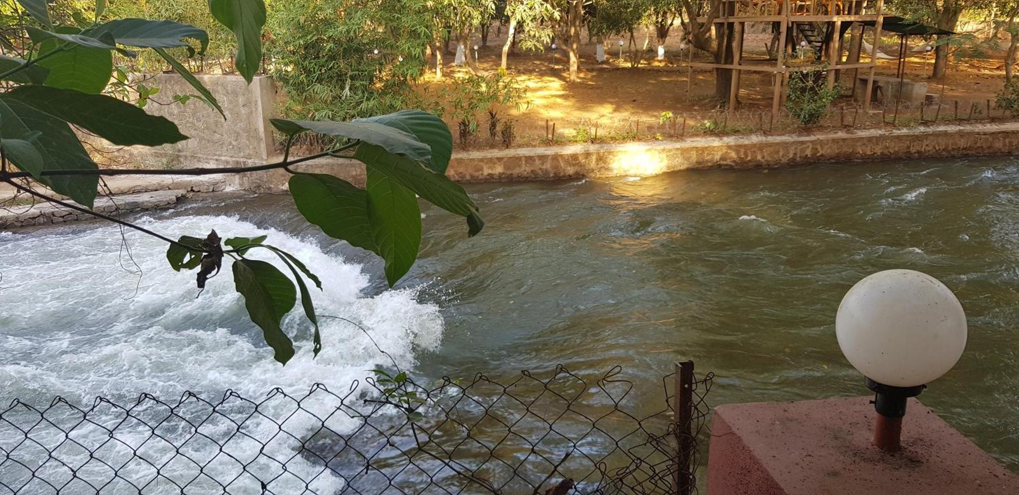The Rippling Edge - River Front Property Karjat Eksteriør bilde