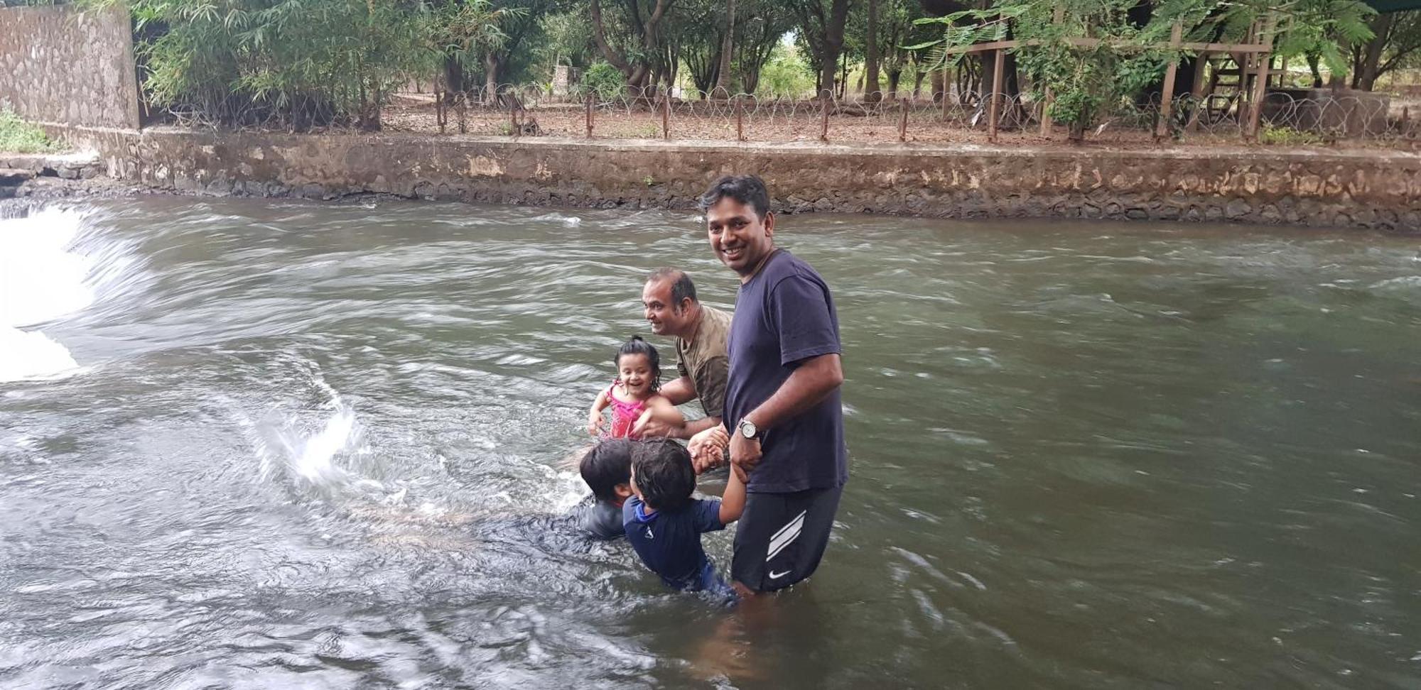 The Rippling Edge - River Front Property Karjat Eksteriør bilde