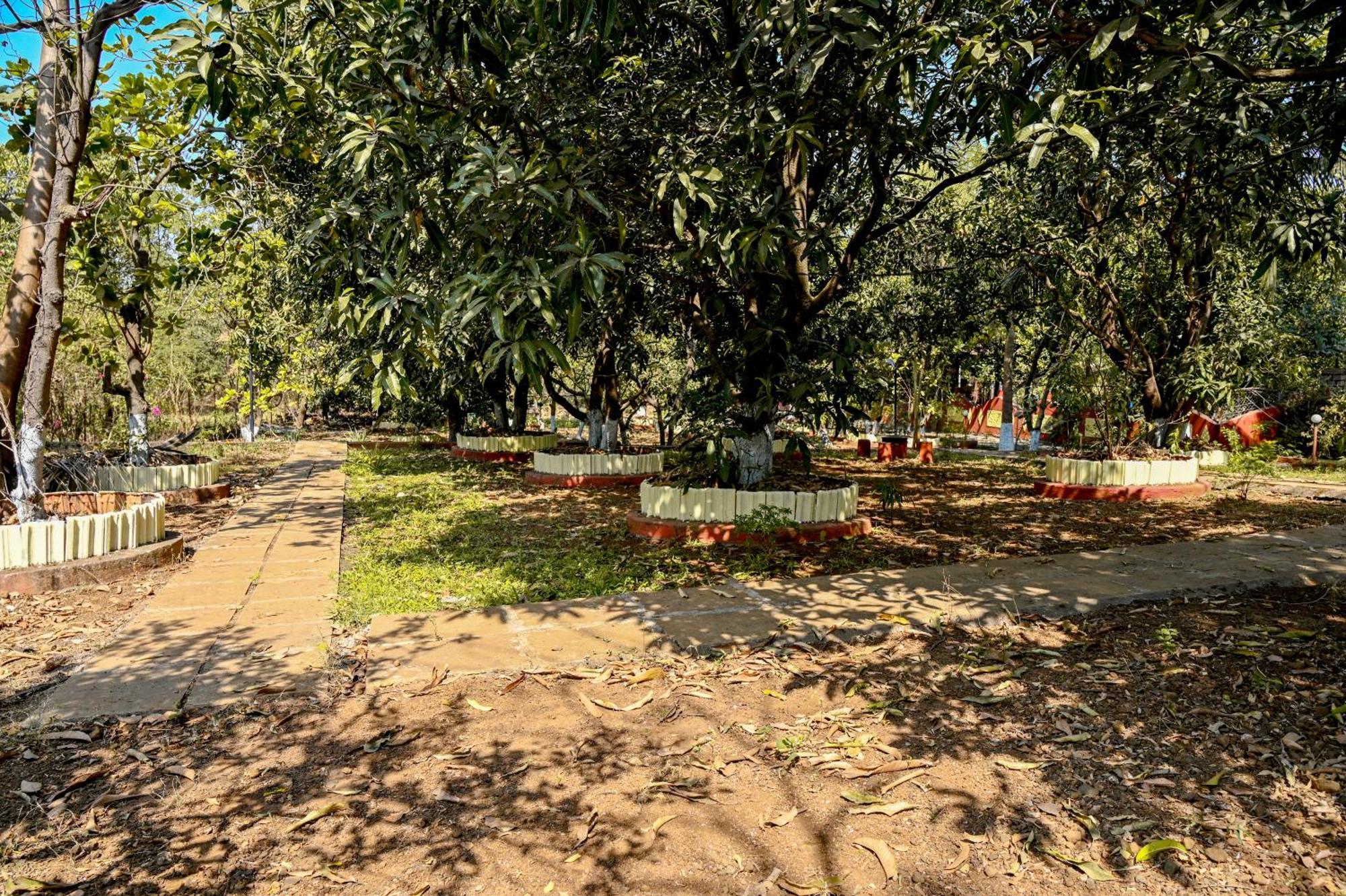 The Rippling Edge - River Front Property Karjat Eksteriør bilde