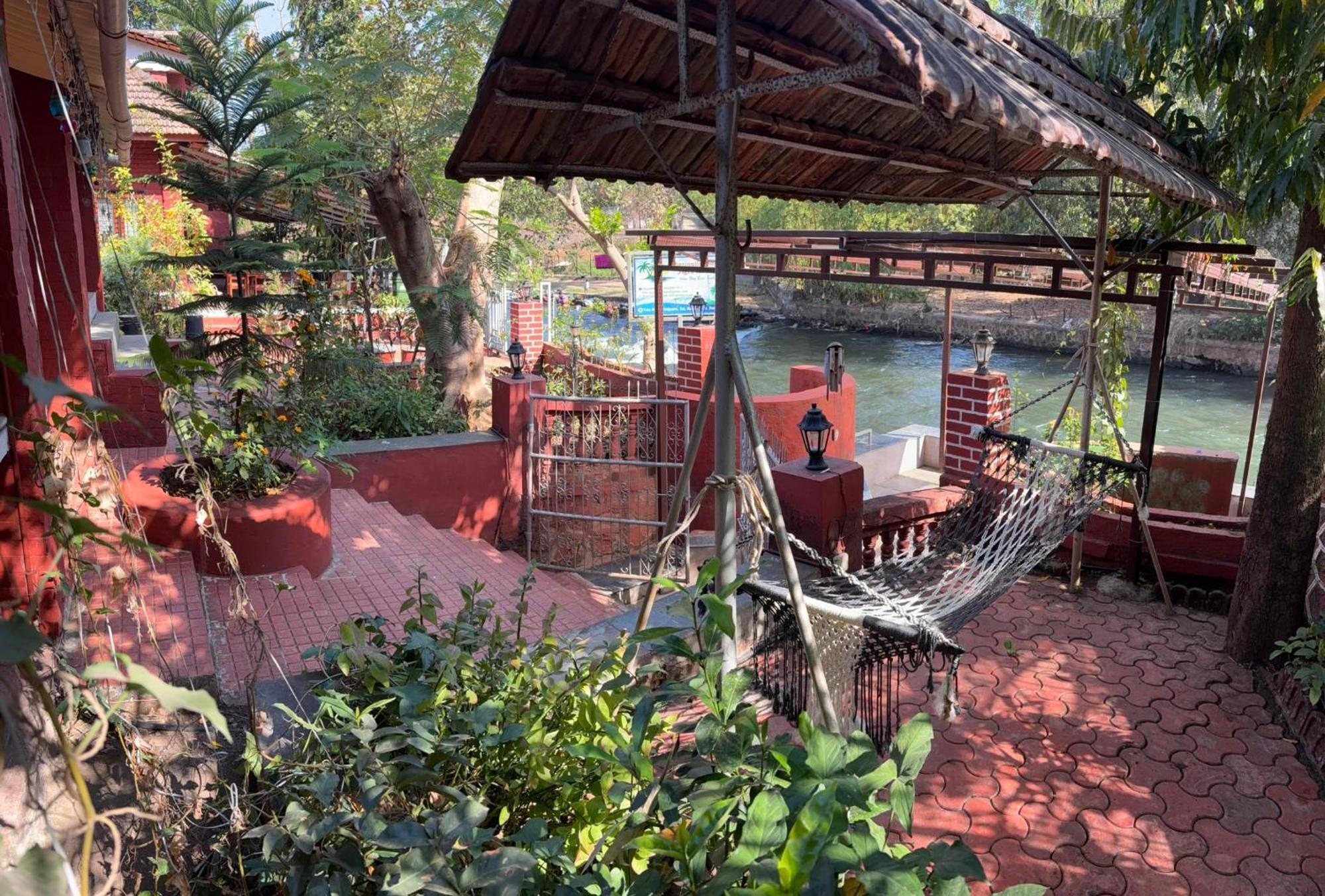 The Rippling Edge - River Front Property Karjat Eksteriør bilde